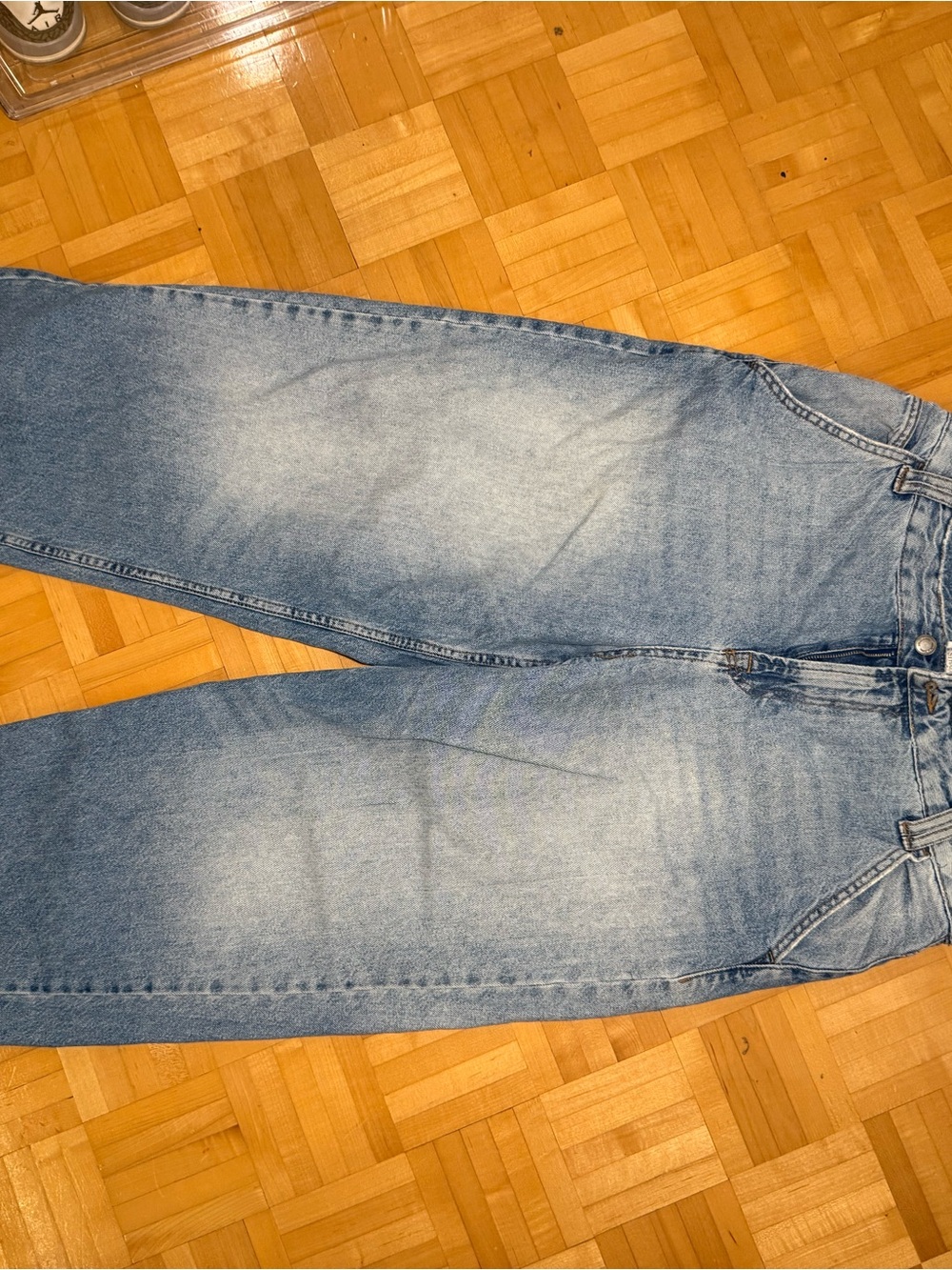 Classic Light Wash Womans Jeans - Blue